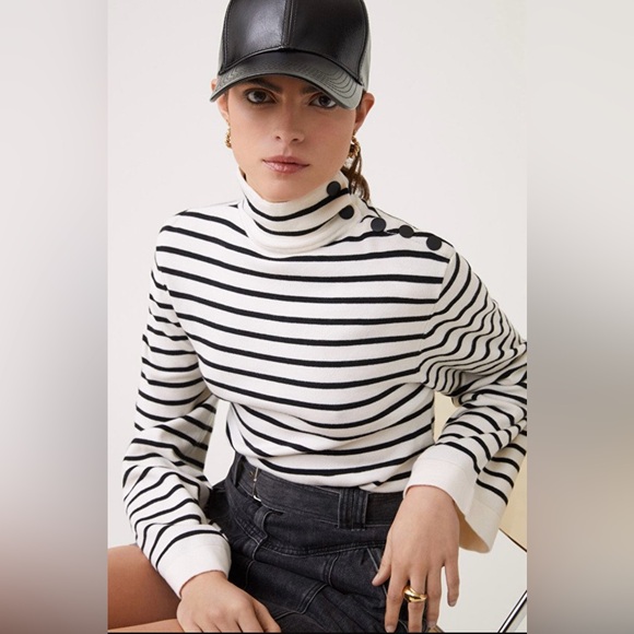 Suncoo Paris like new 🔥
Classic high-neck sweater in ecru and black stripes - Picture 3 of 15